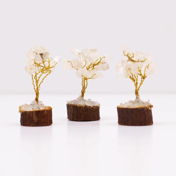 Mini arbre en pierres précieuses sur socle en bois - Quartz de roche (15 pierres)