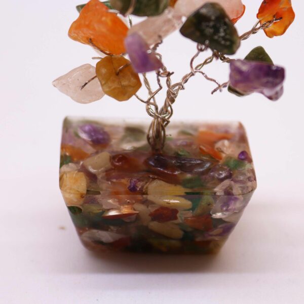 Mini arbre de pierres précieuses sur base d'orgonite - Pierres multiples (15 pierres)