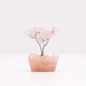 Mini arbre de pierres précieuses sur base d'orgonite - Quartz rose (15 pierres)
