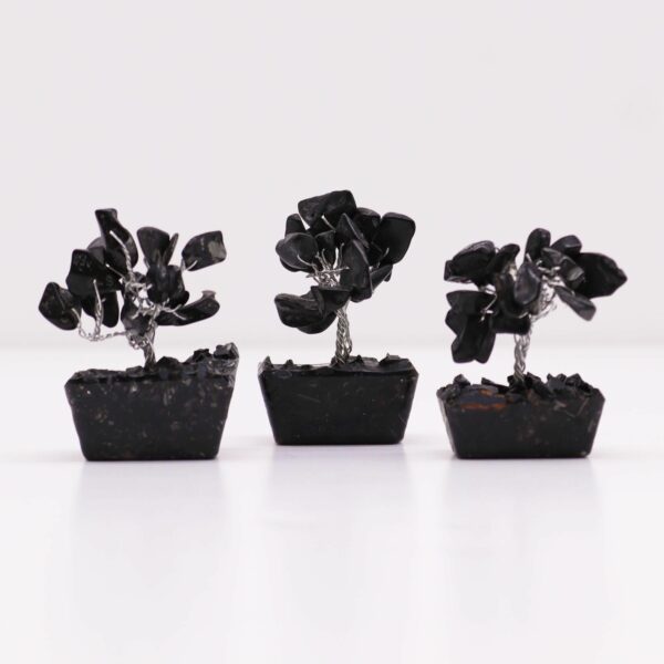 Mini arbre de pierres précieuses sur base d'orgonite - Agate noire (15 pierres)