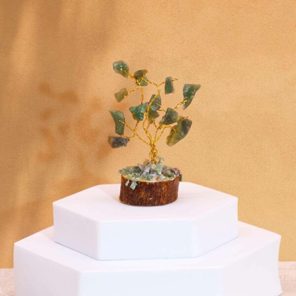 Mini arbre en pierres précieuses sur socle en bois - Aventurine verte (15 pierres)
