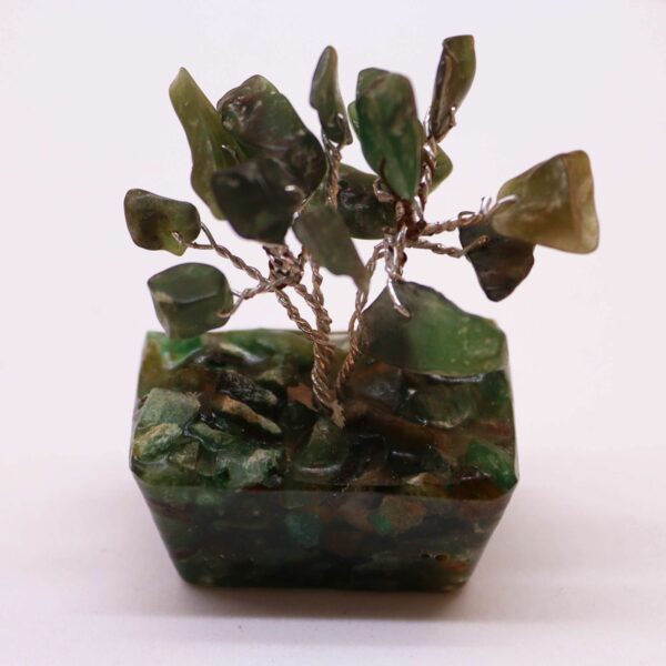 Mini arbre de pierres précieuses sur base d'orgonite - Aventurine verte (15 pierres)