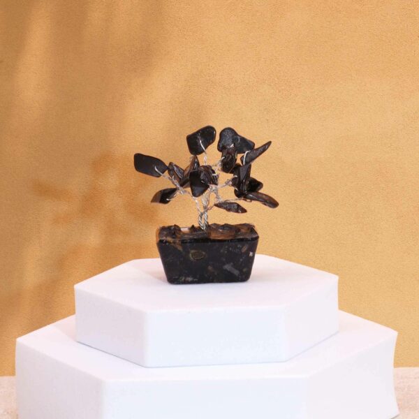 Mini arbre de pierres précieuses sur base d'orgonite - Agate noire (15 pierres)