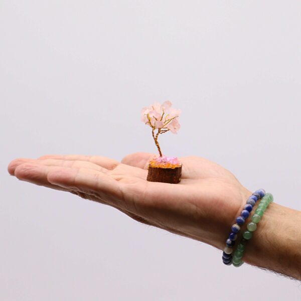 Mini arbre en pierres précieuses sur socle en bois - Quartz rose (15 pierres)