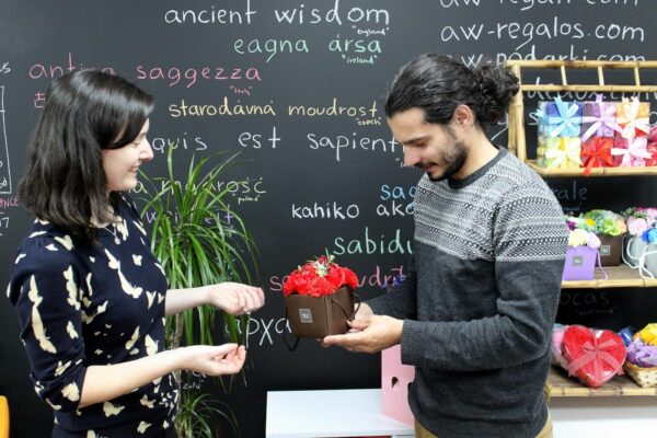 bG9jYWw6Ly9tZWRpYS9ITS9BQy82MFIzMEMxRzZHVjNBQ0hNLzVjYWFlOTJjLmpwZWc-1.jpg Bouquet de Fleurs de Savon "Passion" - Roses Rouges & Œillets