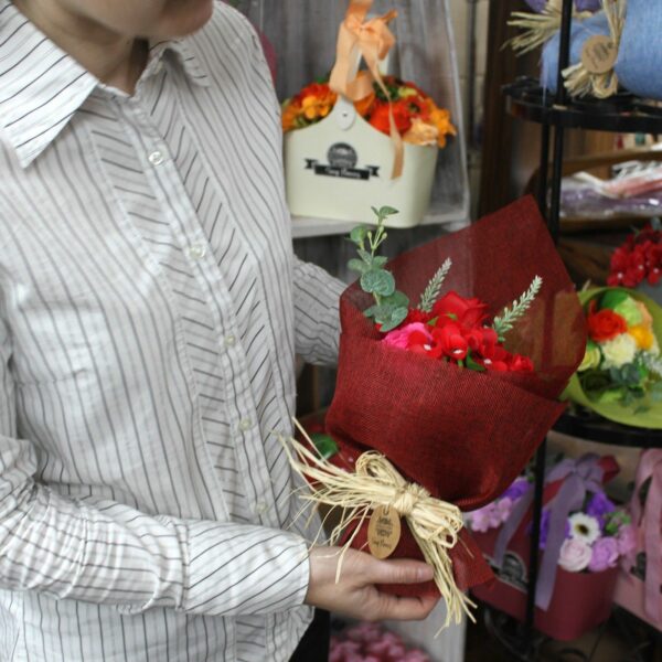 bG9jYWw6Ly9tZWRpYS9TSC9FQy82MFIzMEMxRzZHV0tFQ1NILzE4YzUwZGM0LmpwZWc.jpg Bouquet de Fleurs de Savon "Énergie Fruitée" - Orange & Chaleur d'Été